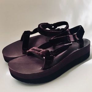 teva velvet sandals